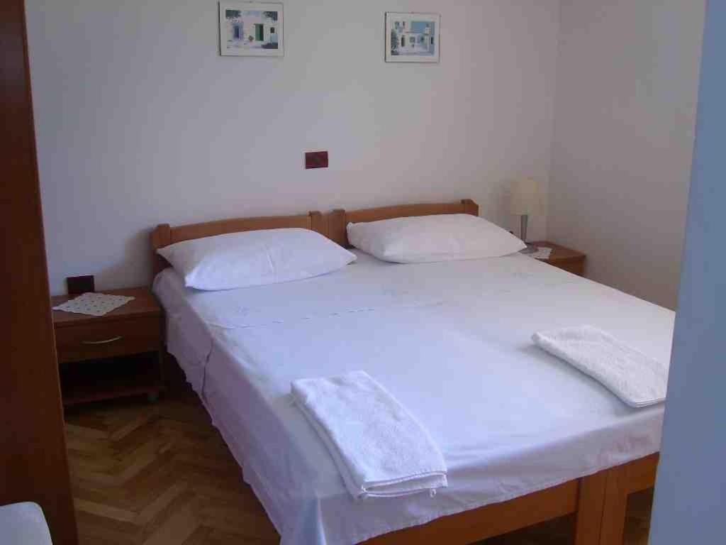 Apartments And Rooms By The Sea Sutivan, Brac - 2943 Esterno foto